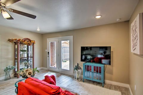 Renovated Modern Home with Patio, Walk to Texas Tech Maison in Lubbock