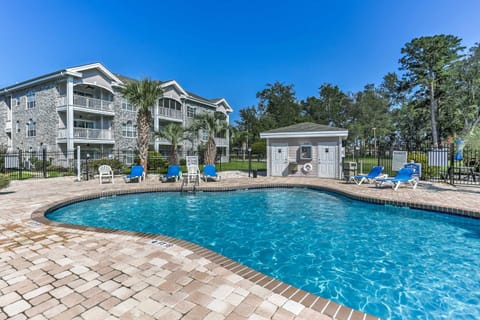 Myrtle Beach Condo with Community Pool Views! Copropriété in Carolina Forest