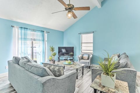 Inviting Townhome 6 Mi to Panama City Beach! Casa in Highway 30A Florida Beach