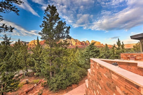 Modern Sedona Guesthouse with Patio, Walk to Trails! Appartement in Sedona