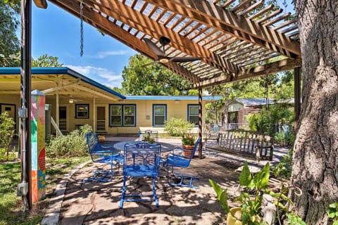 Downtown Austin Home with Patio, 3 Mi to SoCo! House in Austin