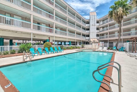 Beachfront Corpus Christi Condo with Arcade Room! Apartment in Corpus Christi