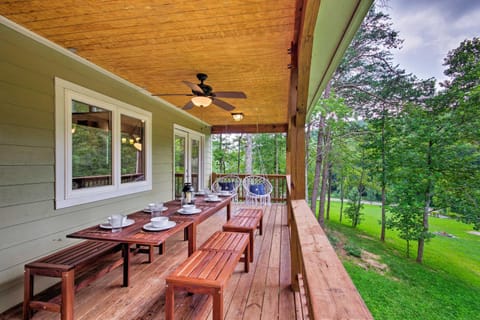 Home with Deck and Game Room - 8 Mi to Asheville House in Buncombe County