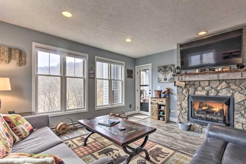 Updated Seven Devils Condo with Deck and Mtn Views Copropriété in Seven Devils