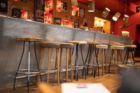 Restaurant/places to eat, Lounge or bar, Food and drinks, Banquet/Function facilities, Drinks