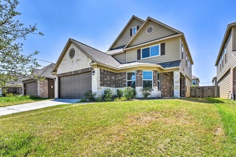 Spacious Conroe Home - 6 Mi to The Woodlands! Maison in Conroe