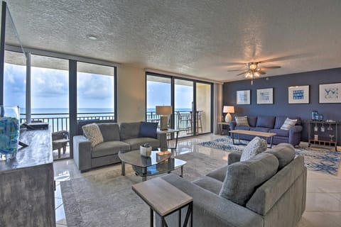 Beachfront Resort Condo with Panoramic Ocean Views! Apartment in Edgewater