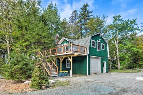 Cozy Apt with Deck, about 5 Miles to Acadia Natl Park! Eigentumswohnung in Northeast Harbor