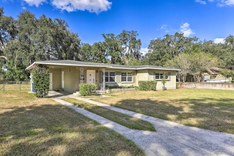 Lakeland Home with Large Backyard about 1 Mile From FSC! Haus in Lakeland