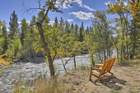 Riverfront Silverthorne Condo with Balcony and Grill! Eigentumswohnung in Silverthorne