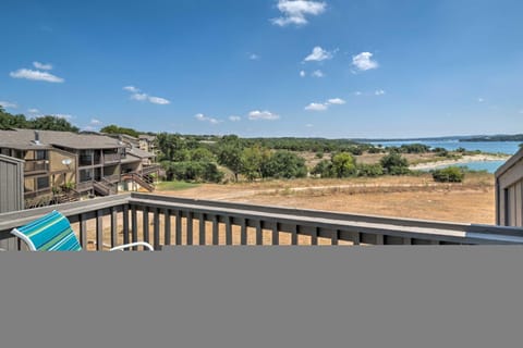 Waterfront Lake Travis Home with Pool Access! Haus in Point Venture
