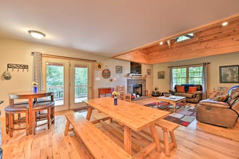 A Bit of Heaven Cabin Less Than 13 Miles from Boone! House in Watauga
