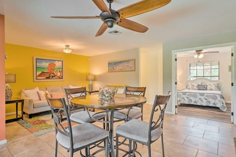 Pet-Friendly Fort Myers Home with Heated Pool! Casa in Lochmoor Waterway