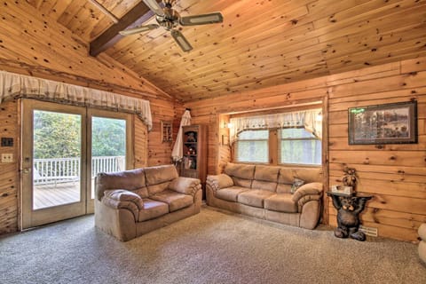 Pet-Friendly Raystown Lakefront Cabin with BBQ Grill House in Raystown Lake