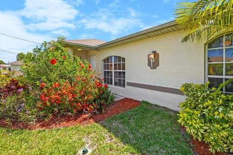 Family vacation, heated pool, wake up to enjoy the sunrise - Villa Pine Island Casa in Cape Coral