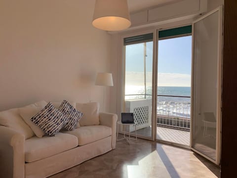 Lo Scoglio by Holiday World Appartement in Lavagna