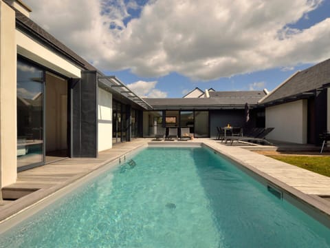 Holiday Home Villa Noalou by Interhome House in Arzon