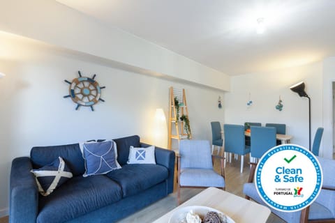 Trendy Bright Flats with Jacuzzi - 5 min Beach Condominio in Matosinhos