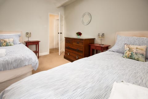 Bedroom, children, young children