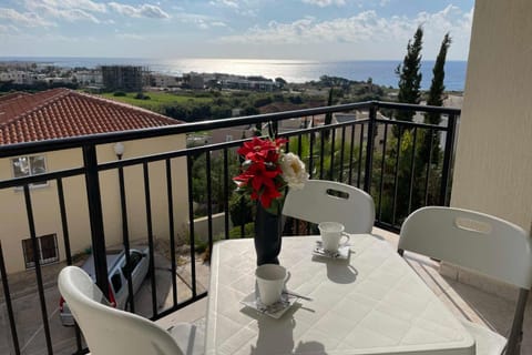 Eden Heights - Chlorakas Paphos - Sea View Luxury 2 Bed Apt By Yiota Condominio in Paphos