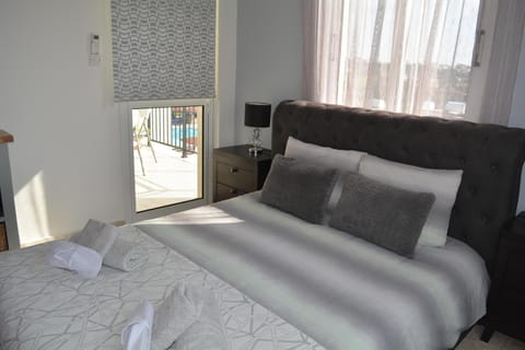 Eden Heights - Chlorakas Paphos - Sea View Luxury 2 Bed Apt By Yiota Condominio in Paphos