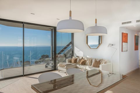 Modern sea front jacuzzi Blue Sky Apartment in Alicante