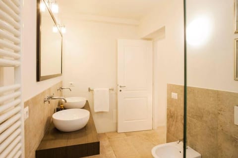 The new Luxury apartment in the historic center Apartment in Capannori