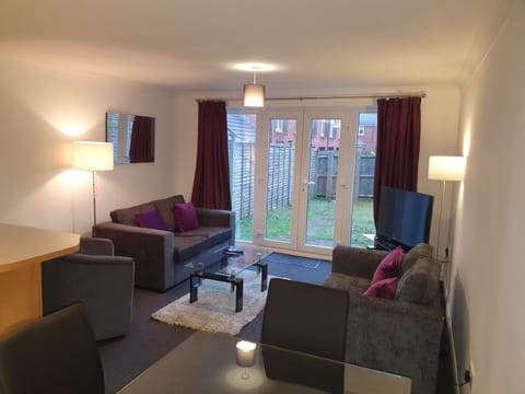Comfortable and Welcoming Beatrix House by Cliftonvalley Apartments Condo in Bristol