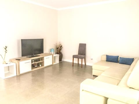 4 bedrooms house with shared pool enclosed garden and wifi at Atalaia 3 km away from the beach House in Lisbon District