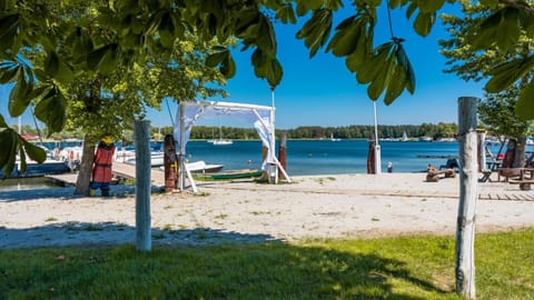 Spring, Day, Natural landscape, Beach, On site, Lake view, Entertainment