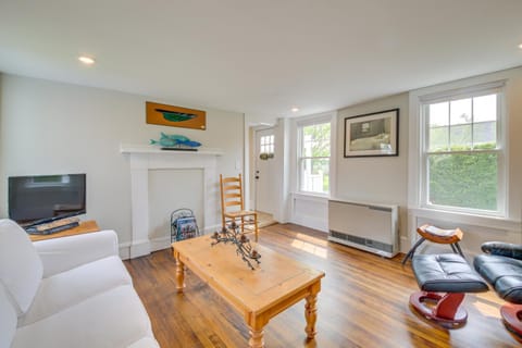 Rockland Home with Deck 5 Mins to Historic Downtown! Haus in Rockland