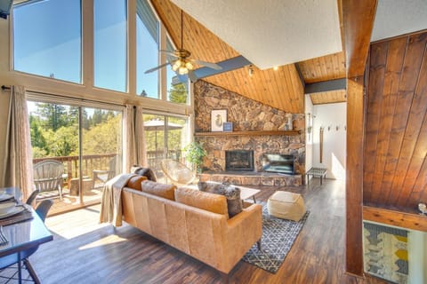 A-Frame Cabin with Game Room and Mountain Views! House in Lake Arrowhead