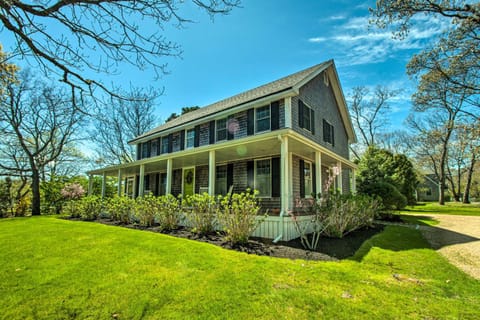 Traditional Marthas Vineyard Home with Porch and Yard House in Tisbury