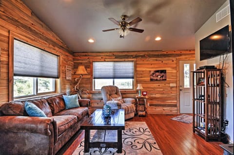 Pagosa Springs Escape with Deck, Hot Tub and Grill! Apartment in Colorado