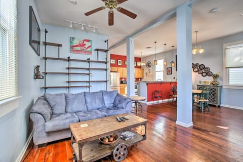 Charming NOLA Home 5 Miles to Bourbon Street! Casa in New Orleans