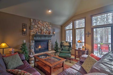 Spacious Estes Park Home on Big Thompson River! House in Estes Park