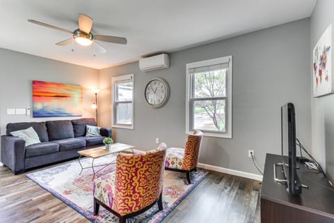 12 Mi to Dtwn Austin Guest Cottage with Pool Access House in Austin