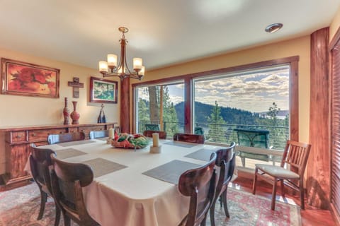 Stunning Coeur dAlene Vacation Home Decks and Views Haus in Coeur dAlene
