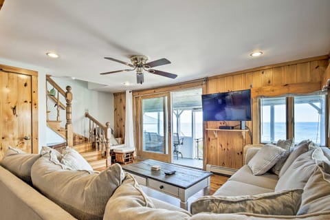 Oceanfront Cape Cod Home with Porch, Yard and Grill! House in Ocean Bluff Brant Rock