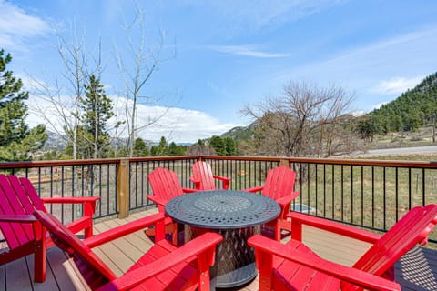 Newly Built Estes Park Townhome, 2 Miles to RMNP! House in Estes Park