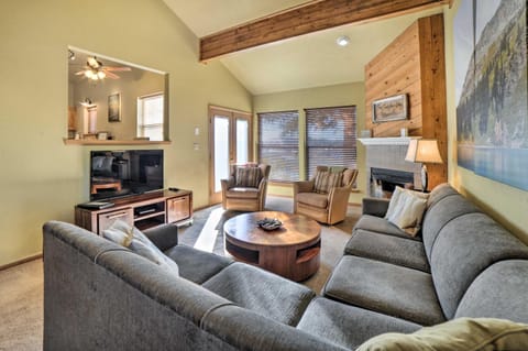 Pagosa Springs Getaway with Patio and Lake Views! Apartment in Colorado