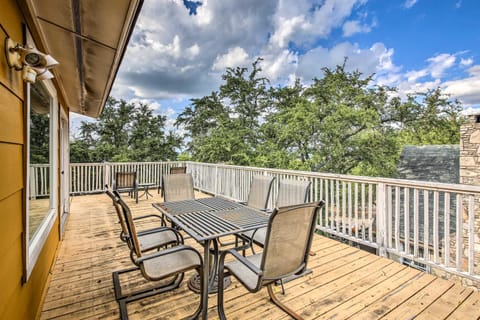 Canyon Lake Home with Game Room Less Than 1 Mi to Boat Ramp! House in Canyon Lake