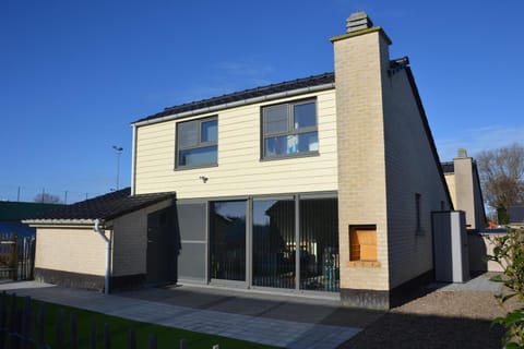 Property building, Facade/entrance, Spring, Day, On site, Garden view