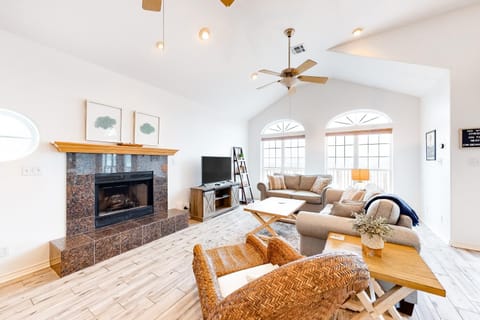 The Fiddler Crab House in Hitchcock