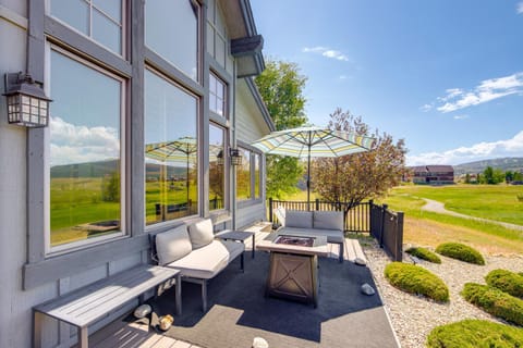 Grand Elk Golf Club On-Site Mtn-View Home with Deck House in Granby