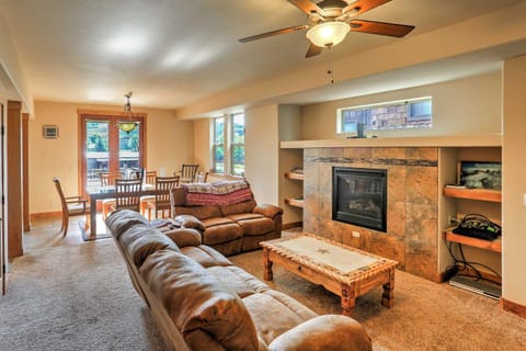 Chic Pagosa Springs Condo with Porch - Walk to Shops Eigentumswohnung in Pagosa Springs