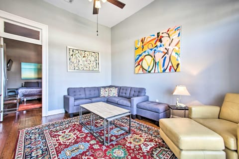 Uptown NOLA Apt on Magazine Street with Backyard! Apartment in New Orleans