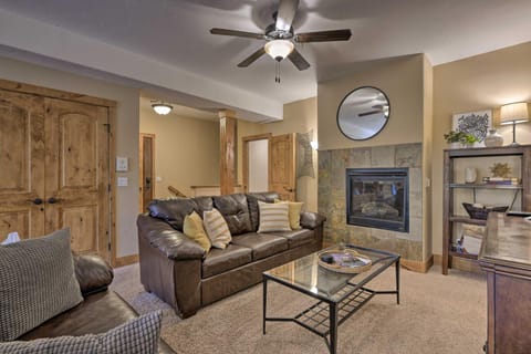 Condo with Mtn Views Less Than 1 Mi to Pagosa Hot Springs! Copropriété in Pagosa Springs