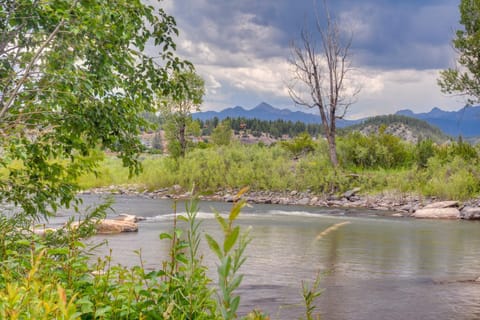 Less Than 1 Mi to Hot Spring Condo in Pagosa Springs! Apartment in Pagosa Springs