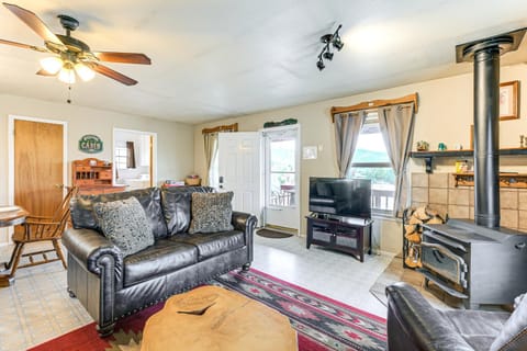 Quiet Pagosa Springs Cabin Lake and Mountain Views! Cabin in Colorado